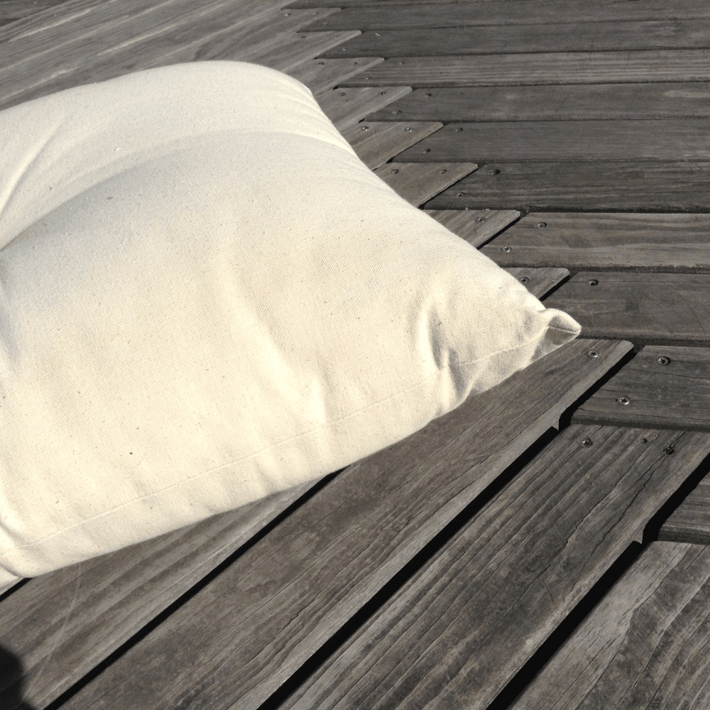 Kudde med knapp i 100% bomull 55x40cm 2 Kudde med knapp i 100% bomull 55x40cm