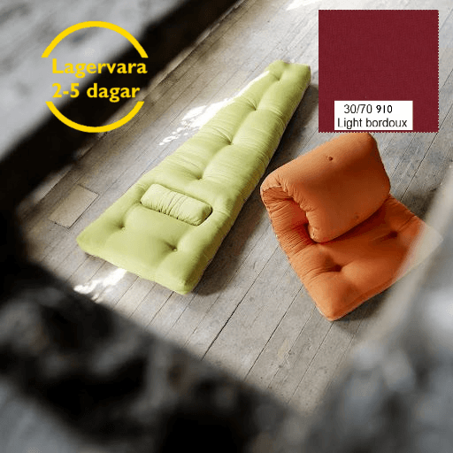 Loop futonbäddfåtölj outlet light bordaux från Danska Karup 1 Loop futonbäddfåtölj outlet light bordaux från Danska Karup