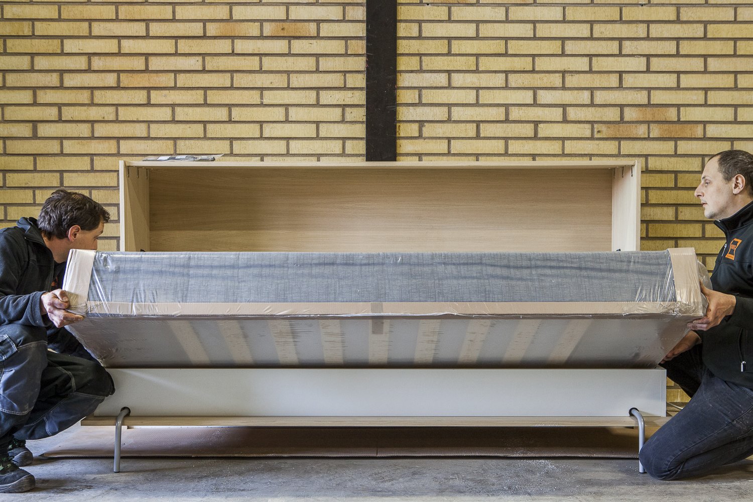 Liggande sängskåp anpassat för resårsäng i valfri storlek 6 Liggande sängskåp anpassat för resårsäng i valfri storlek