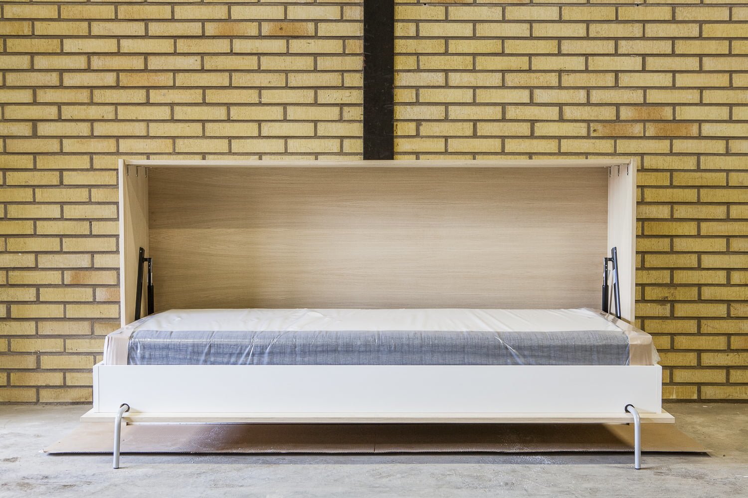 Liggande sängskåp anpassat för resårsäng i valfri storlek 5 Liggande sängskåp anpassat för resårsäng i valfri storlek